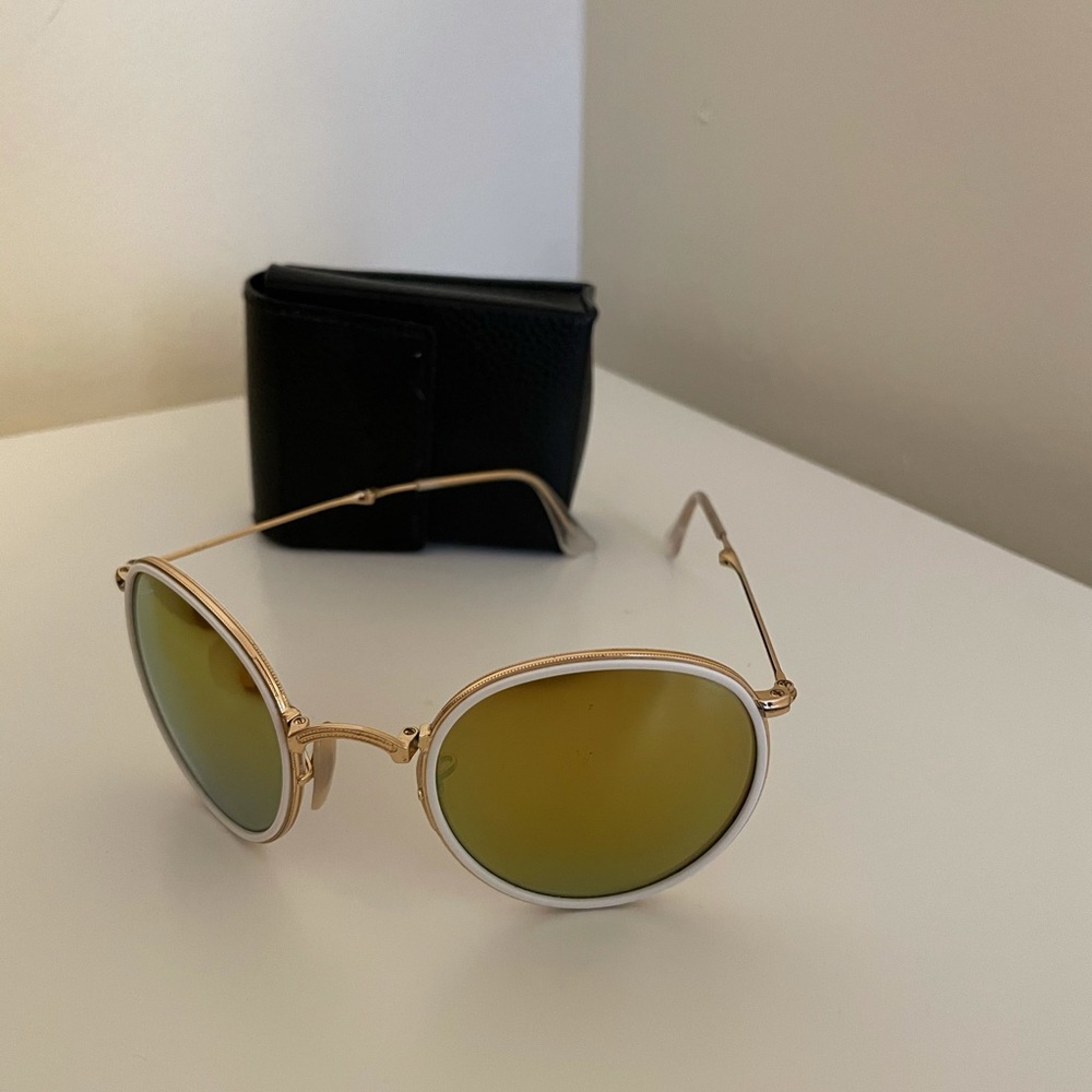 Ray Ban round folding  sunglasses in Gold